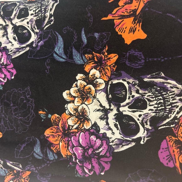 LuLaRoe Leggings - Skull and Floral Design - Picture 2 of 3